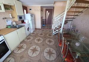 Дом 100м², 2-этажный, на длительный срок,