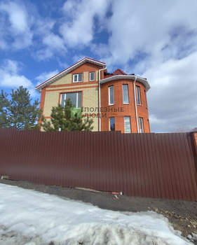 Дом 198м², 2-этажный, участок 15 сот.