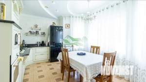 Коттедж 256м², 2-этажный, участок 11 сот.