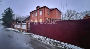 Дом 282м², 3-этажный, участок 1070 сот.