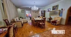 Дом 282м², 3-этажный, участок 1070 сот.