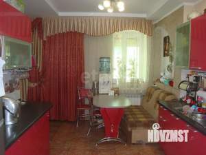 Дом 232м², 3-этажный, участок 15 сот.