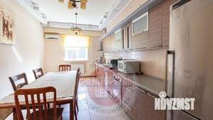 Коттедж 1000м², 3-этажный, участок 30 сот.