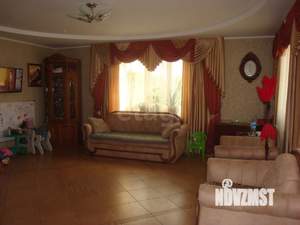 Дом 232м², 3-этажный, участок 15 сот.