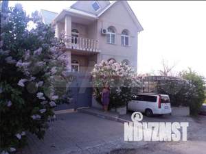 Коттедж 400м², 3-этажный, участок 12 сот.