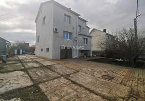 Дом 204м², 3-этажный, участок 15 сот.