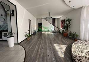 Дом 170м&sup2;, 2-этажный, на длительный срок, 