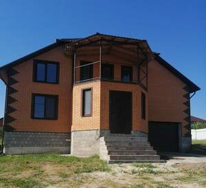 Дом 221м², 2-этажный, участок 15 сот.  