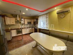 Дом 183м&sup2;, 2-этажный, участок 15 сот.  