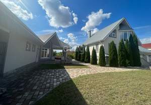 Дом 200м&sup2;, 2-этажный, участок 15 сот.  