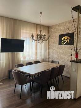 Дом 215м&sup2;, 2-этажный, участок 10 сот.  