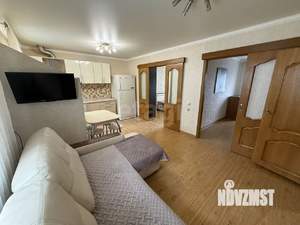 Дом 45м&sup2;, 3-этажный, участок 10 сот.  