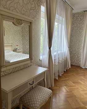 Дом 350м², 3-этажный, участок 9 сот.  