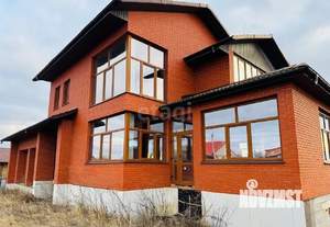 Дом 195м², 3-этажный, участок 15 сот.  