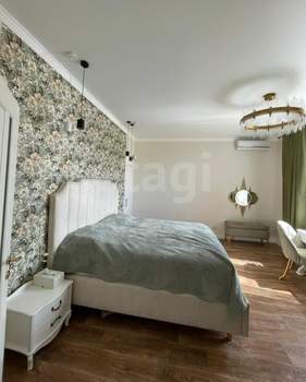Дом 260м², 2-этажный, участок 15 сот.  