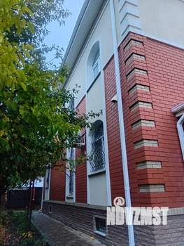 Дом 578м&sup2;, 3-этажный, участок 15 сот.  