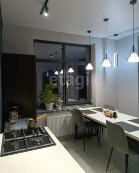 Дом 175м&sup2;, 2-этажный, участок 15 сот.  