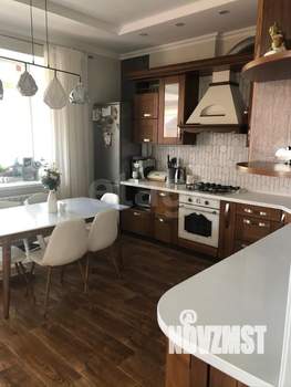 Дом 260м², 2-этажный, участок 15 сот.  