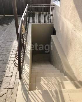 Дом 208м&sup2;, 2-этажный, участок 6 сот.  