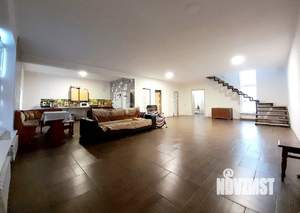 Дом 168м&sup2;, 2-этажный, участок 20 сот.  