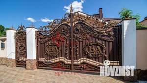 Коттедж 365м&sup2;, 3-этажный, участок 9 сот.  