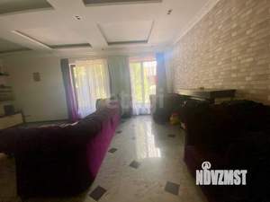 Дом 270м², 3-этажный, участок 15 сот.  