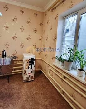 Дом 100м&sup2;, 2-этажный, участок 8 сот.  