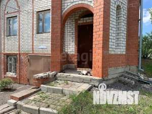 Дом 193м², 3-этажный, участок 15 сот.  