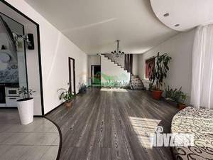 Дом 169м&sup2;, 2-этажный, участок 8 сот.  