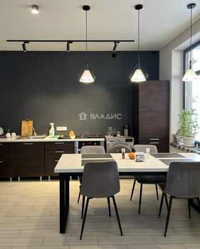 Дом 175м&sup2;, 2-этажный, участок 15 сот.  