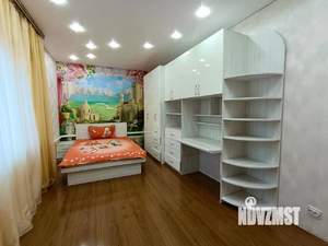 Дом 467м&sup2;, 3-этажный, участок 15 сот.  