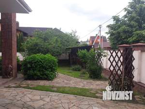 Дом 250м&sup2;, 2-этажный, участок 15 сот.  