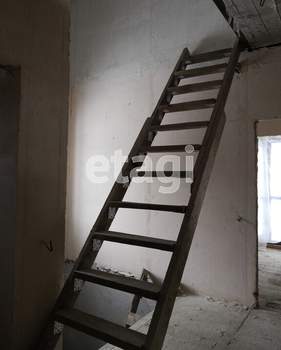 Дом 240м&sup2;, 2-этажный, участок 15 сот.  