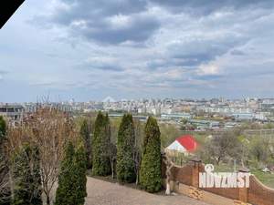 Дом 600м&sup2;, 3-этажный, участок 25 сот.  