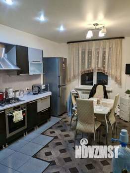 Дом 180м&sup2;, 2-этажный, участок 15 сот.  