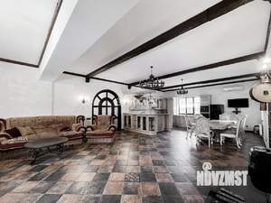 Дом 600м&sup2;, 3-этажный, участок 25 сот.  