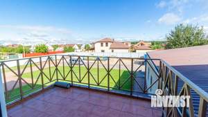 Дом 406м&sup2;, 3-этажный, участок 30 сот.  