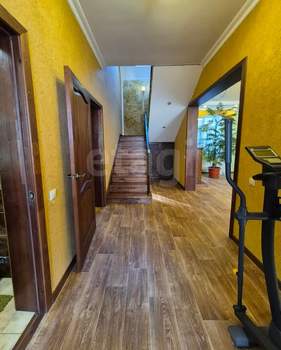 Дом 263м&sup2;, 2-этажный, участок 15 сот.  