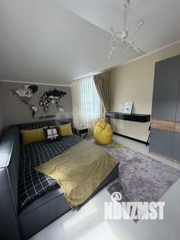 Дом 200м&sup2;, 3-этажный, участок 15 сот.  