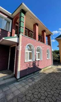 Дом 212м&sup2;, 2-этажный, участок 10 сот.  