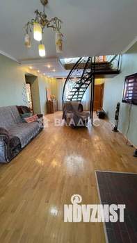 Дом 212м&sup2;, 2-этажный, участок 10 сот.  