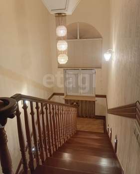 Дом 587м&sup2;, 3-этажный, участок 15 сот.  