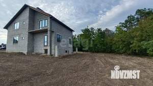 Дом 225м², 3-этажный, участок 18 сот.  