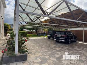 Дом 229м², 2-этажный, участок 15 сот.  