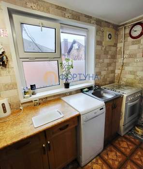 Дом 100м&sup2;, 2-этажный, участок 8 сот.  