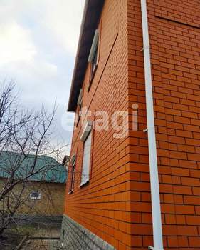 Дом 302м&sup2;, 2-этажный, участок 15 сот.  