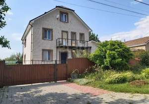 Дом 232м², 3-этажный, участок 15 сот.  