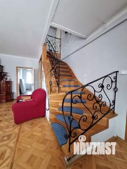 Дом 223м&sup2;, 2-этажный, участок 15 сот.  