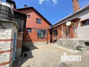 Коттедж 200м&sup2;, 2-этажный, участок 10 сот.  