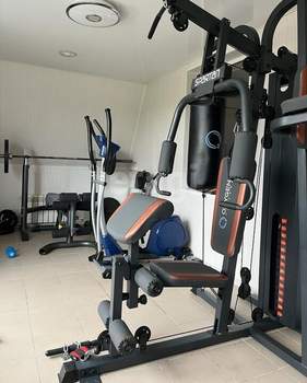 Дом 220м&sup2;, 2-этажный, участок 15 сот.  